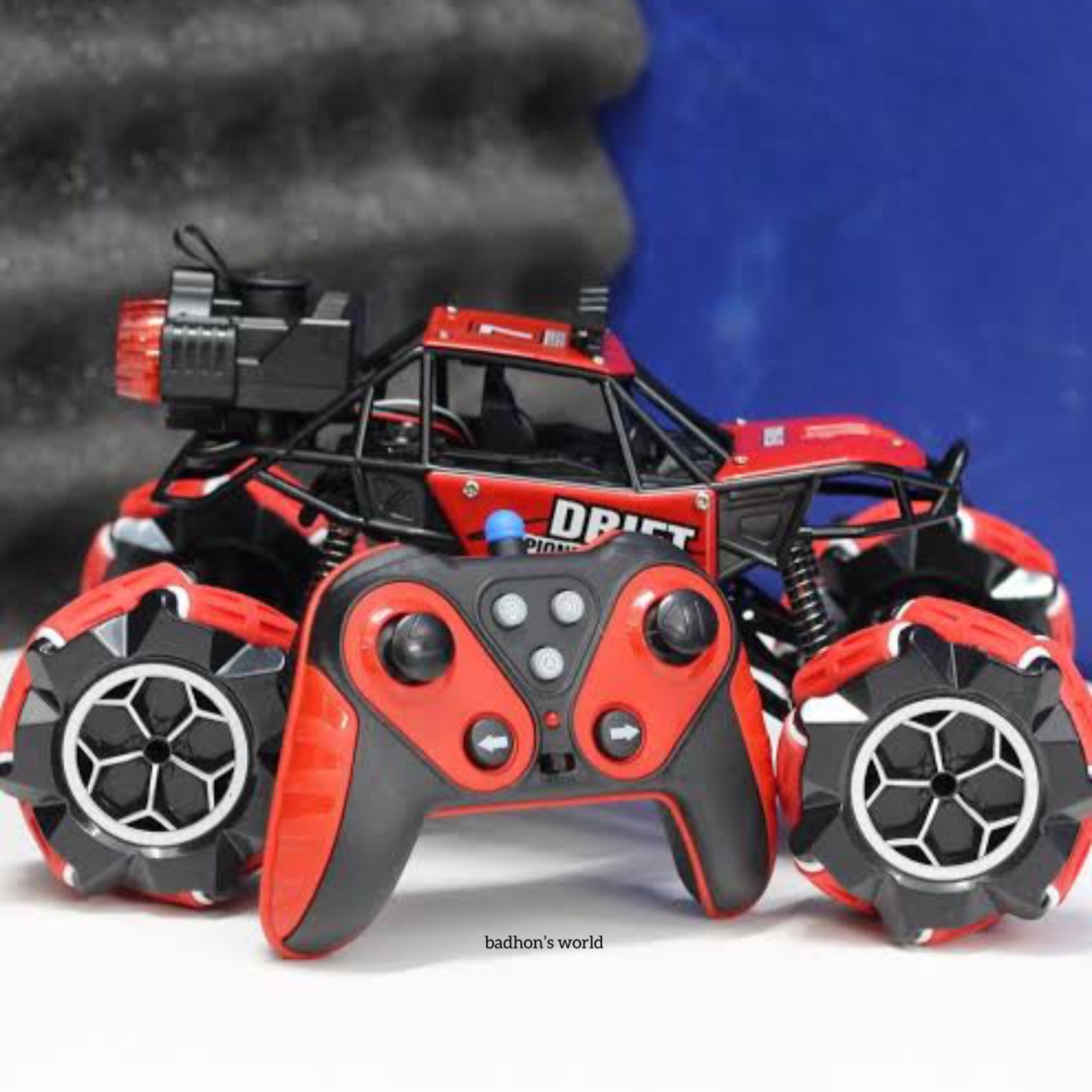 Spraying Drift RC Car (1:18 Scale 4x4 Rock Crawler)