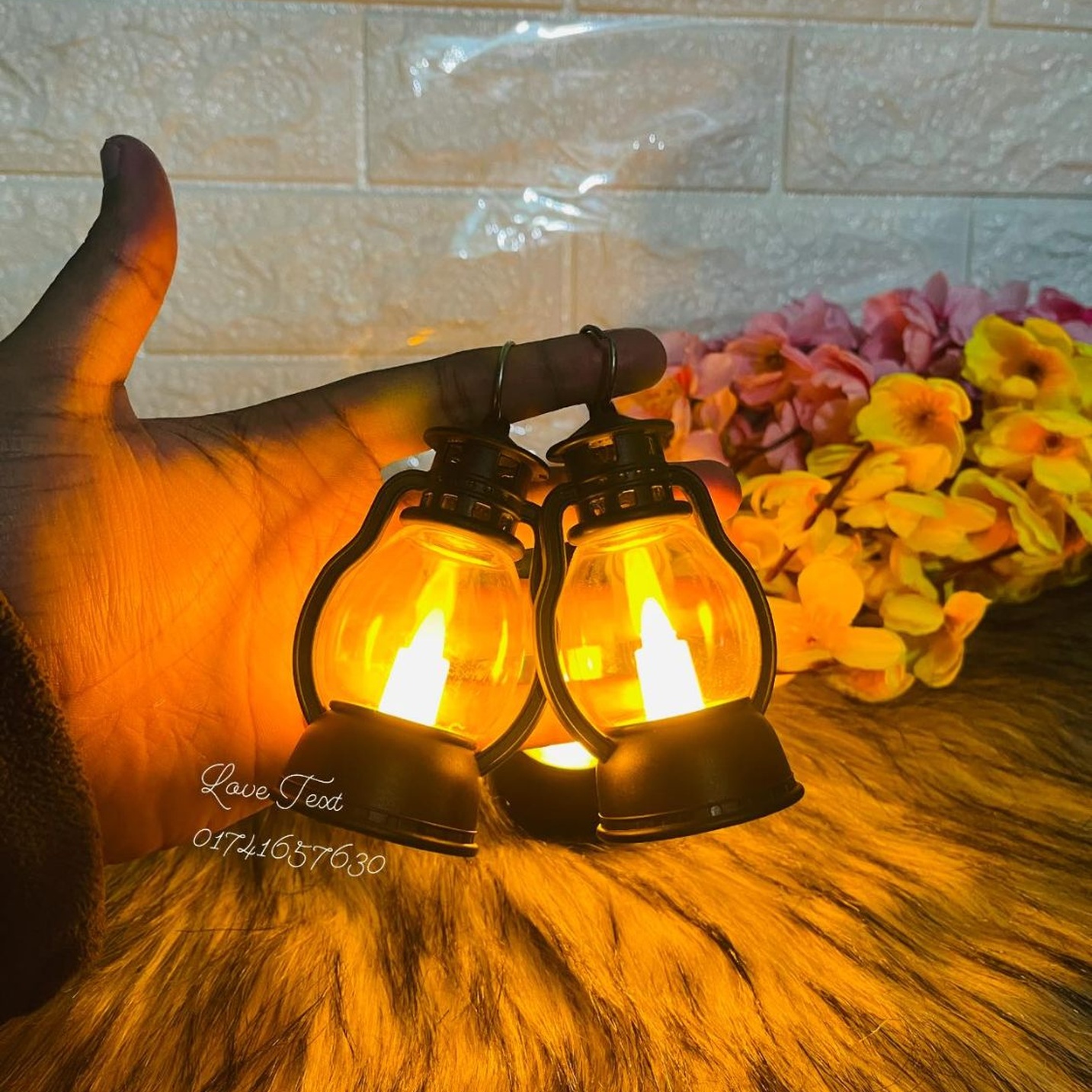 9cm Mini Retro LED Hurricane Lamp – Simulation Kerosene Candle Light Night Lamp | Dollhouse Miniature Decorative Lantern